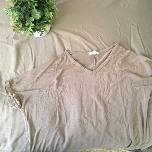 Basic V Neck flowy top